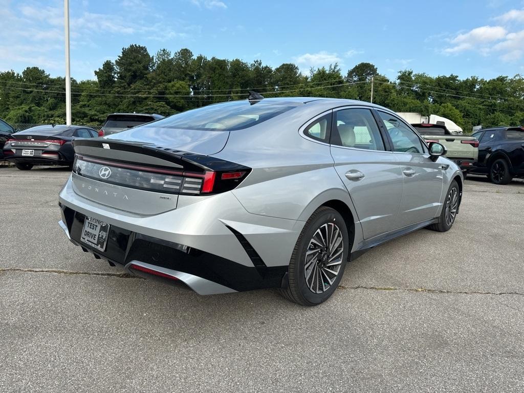 new 2024 Hyundai Sonata Hybrid car, priced at $32,535