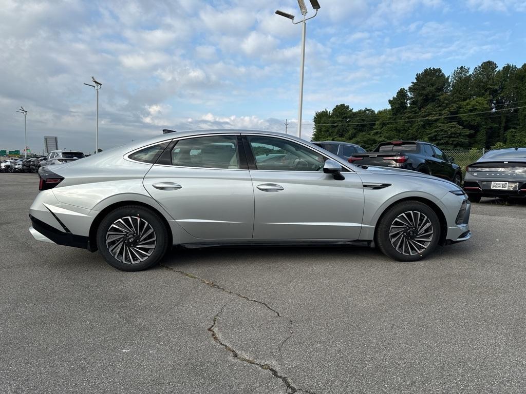 new 2024 Hyundai Sonata Hybrid car, priced at $32,535