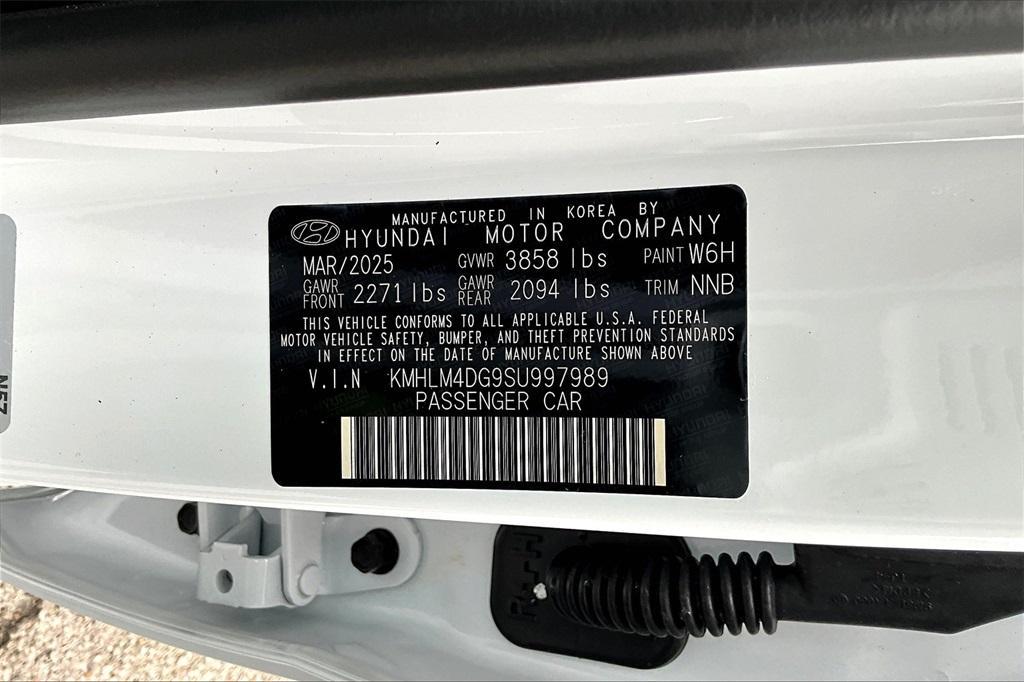 new 2025 Hyundai Elantra car, priced at $23,396