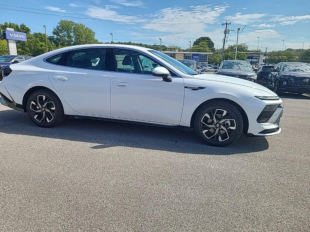 new 2024 Hyundai Sonata car, priced at $29,670