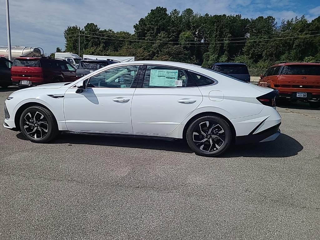 new 2024 Hyundai Sonata car, priced at $29,670