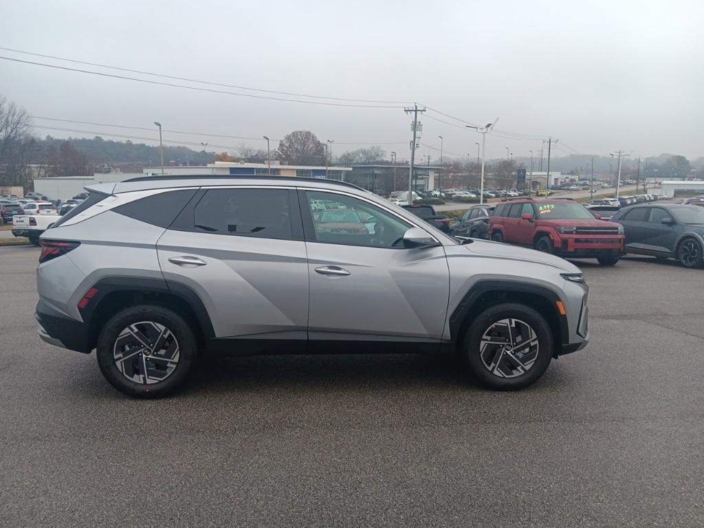 new 2025 Hyundai TUCSON Hybrid car, priced at $35,280