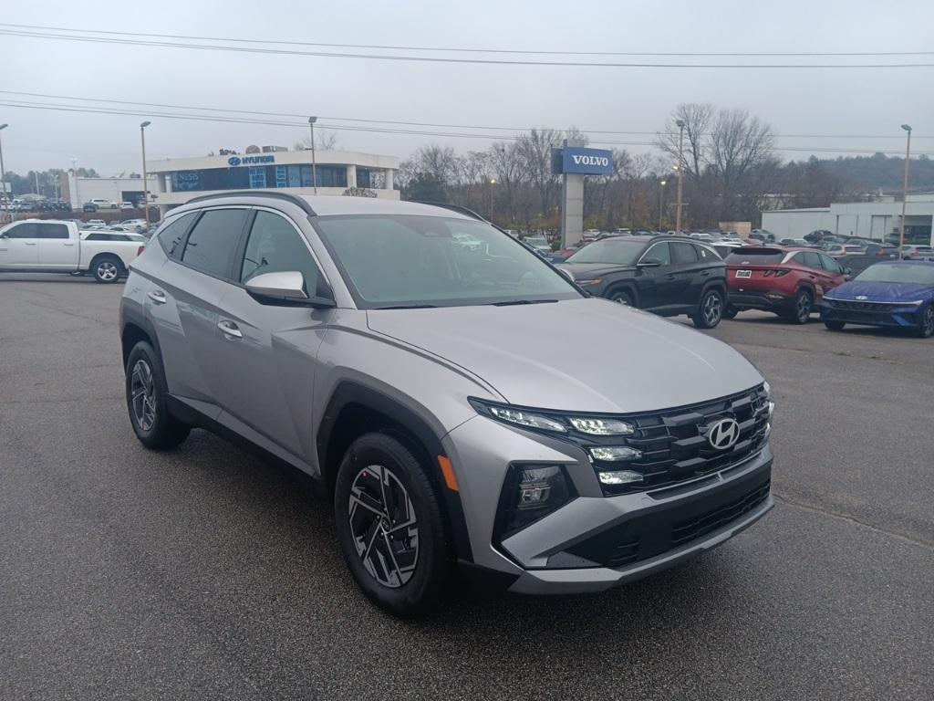 new 2025 Hyundai TUCSON Hybrid car, priced at $35,280