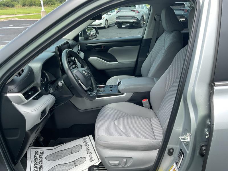 used 2024 Toyota Highlander car, priced at $36,911