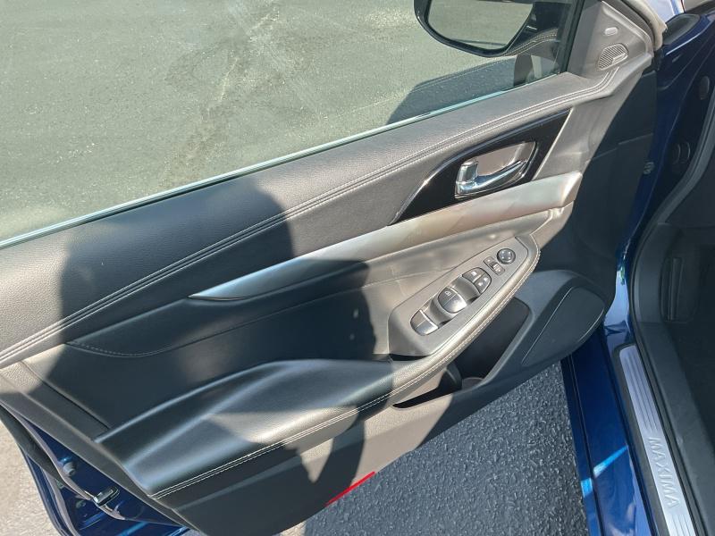 used 2023 Nissan Maxima car, priced at $28,995