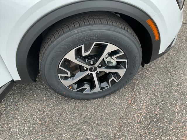 new 2025 Kia Sportage car, priced at $35,174