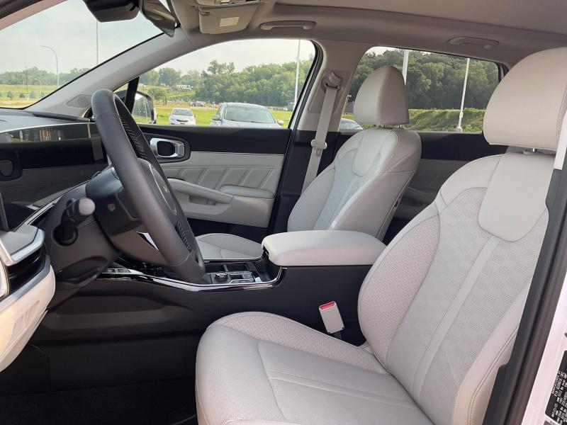 new 2025 Kia Sorento car, priced at $46,374