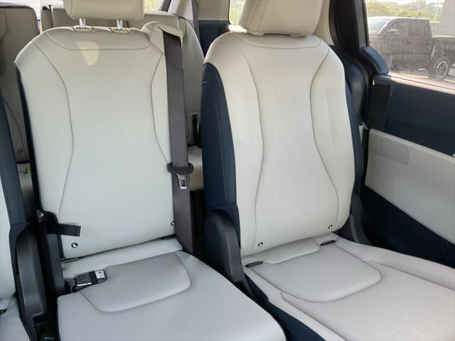 new 2026 Kia Carnival Hybrid car, priced at $45,415