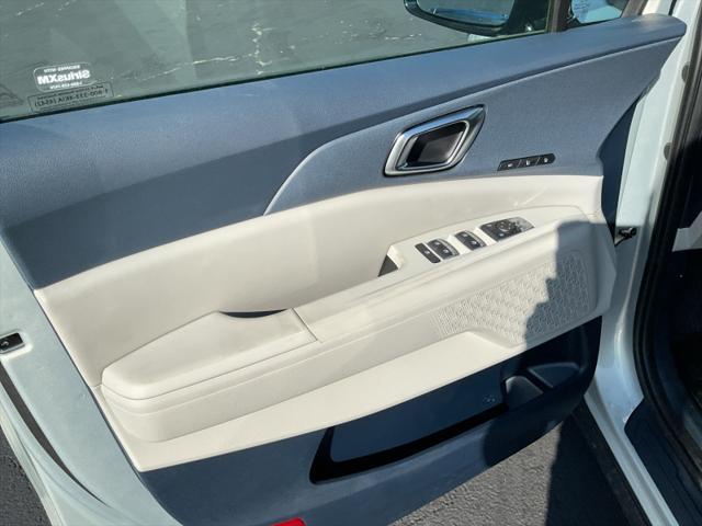 new 2026 Kia Carnival Hybrid car, priced at $45,415
