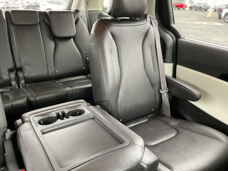 used 2024 Kia Carnival car, priced at $32,995