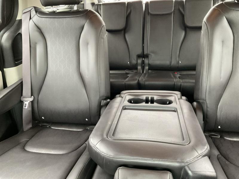 used 2024 Kia Carnival car, priced at $32,995