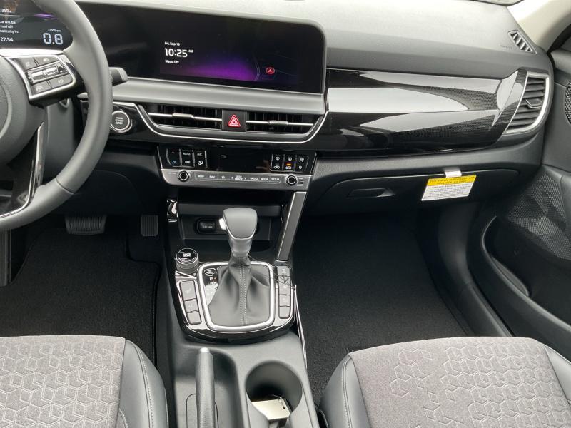 new 2026 Kia Seltos car, priced at $29,704