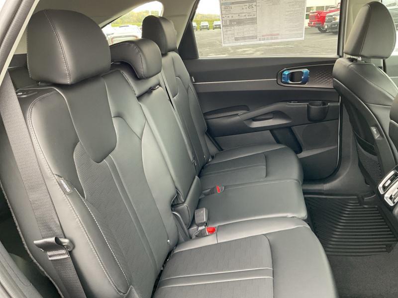 new 2026 Kia Sorento car, priced at $40,874