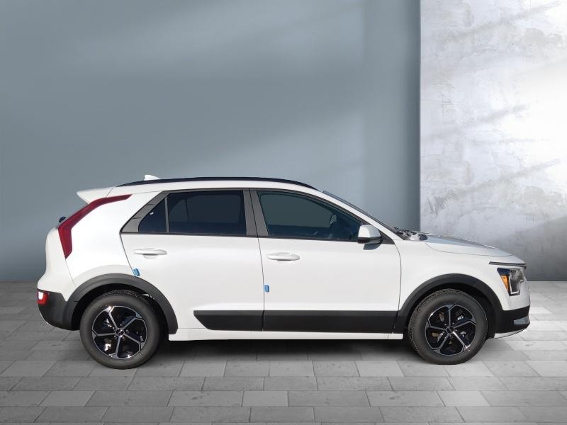 new 2025 Kia Niro car, priced at $28,684