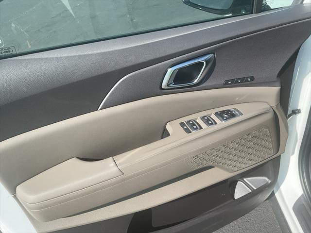 new 2026 Kia Carnival Hybrid car, priced at $46,159