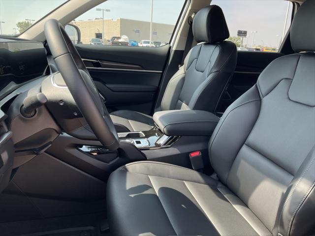 new 2025 Kia Telluride car, priced at $44,304
