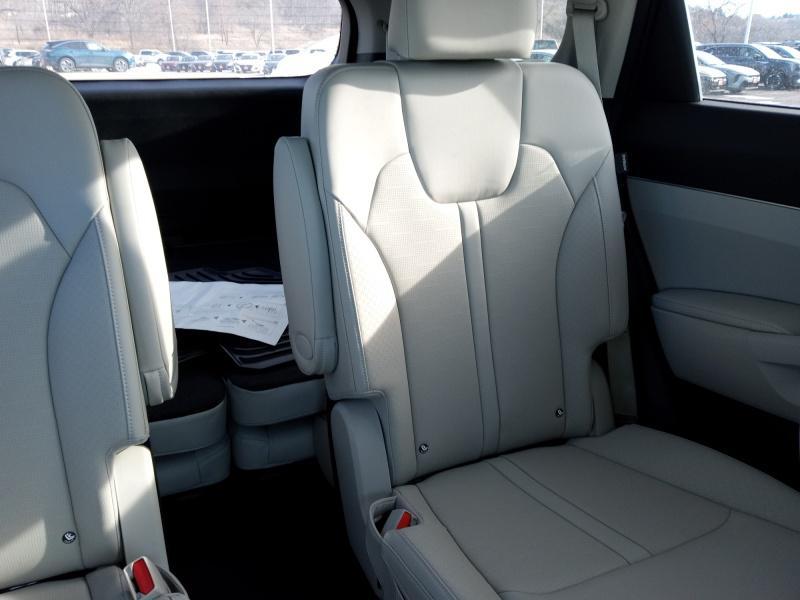 new 2025 Kia Sorento car, priced at $43,184