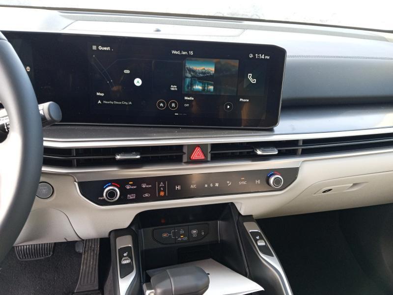 new 2025 Kia Sorento car, priced at $43,184