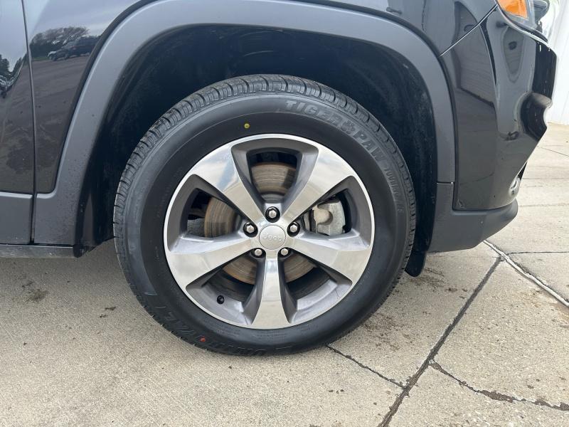 used 2020 Jeep Cherokee car, priced at $24,981