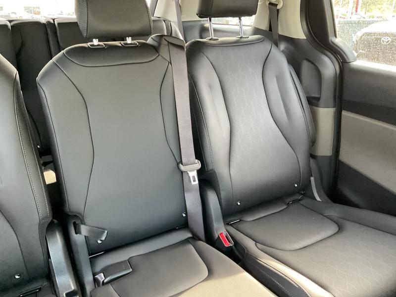 new 2026 Kia Carnival Hybrid car, priced at $43,694