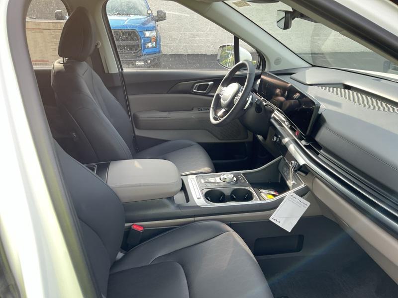 new 2026 Kia Carnival Hybrid car, priced at $43,694