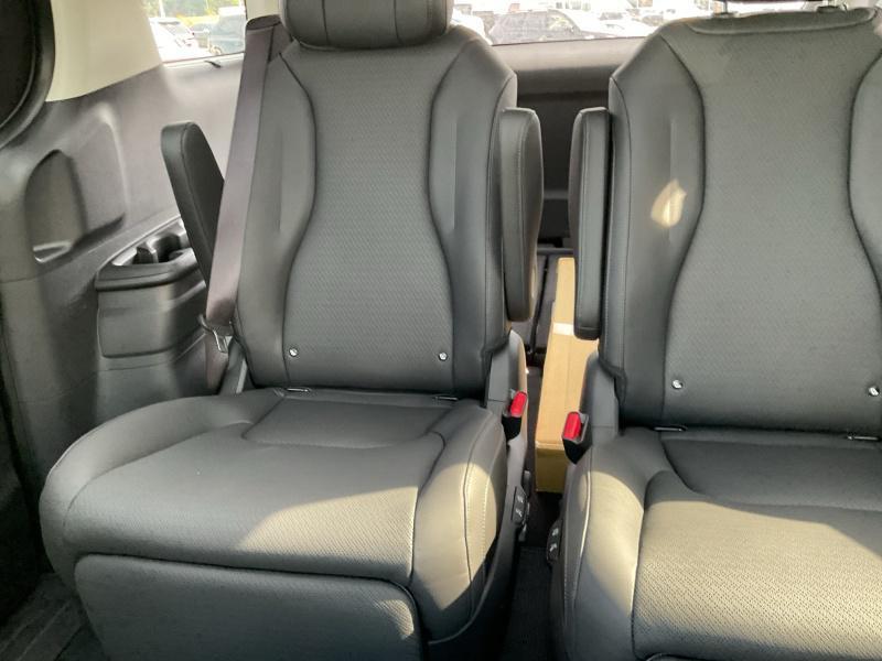 new 2026 Kia Carnival Hybrid car, priced at $57,984