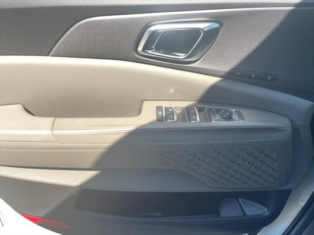 new 2026 Kia Carnival Hybrid car, priced at $51,485