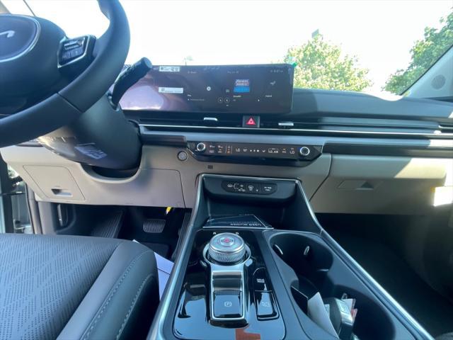 new 2026 Kia Carnival Hybrid car, priced at $51,485