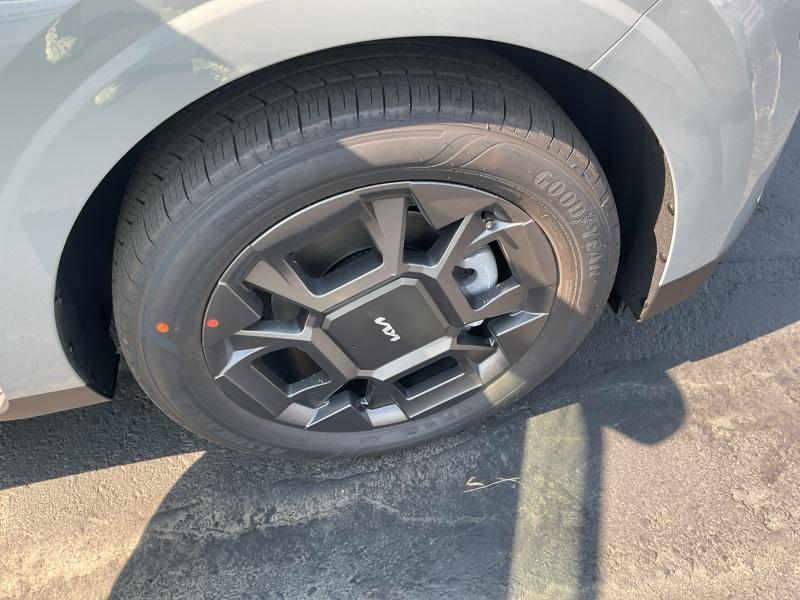 new 2026 Kia Carnival Hybrid car, priced at $45,849