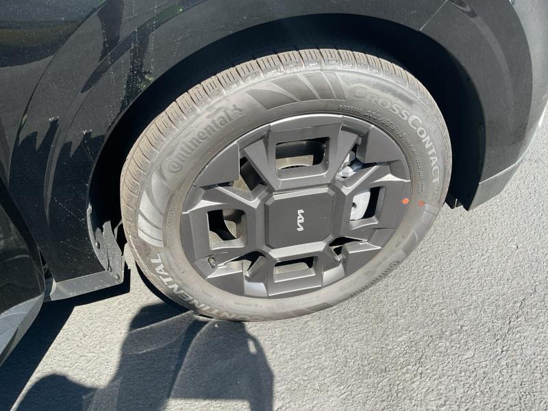 new 2026 Kia Carnival Hybrid car, priced at $45,519