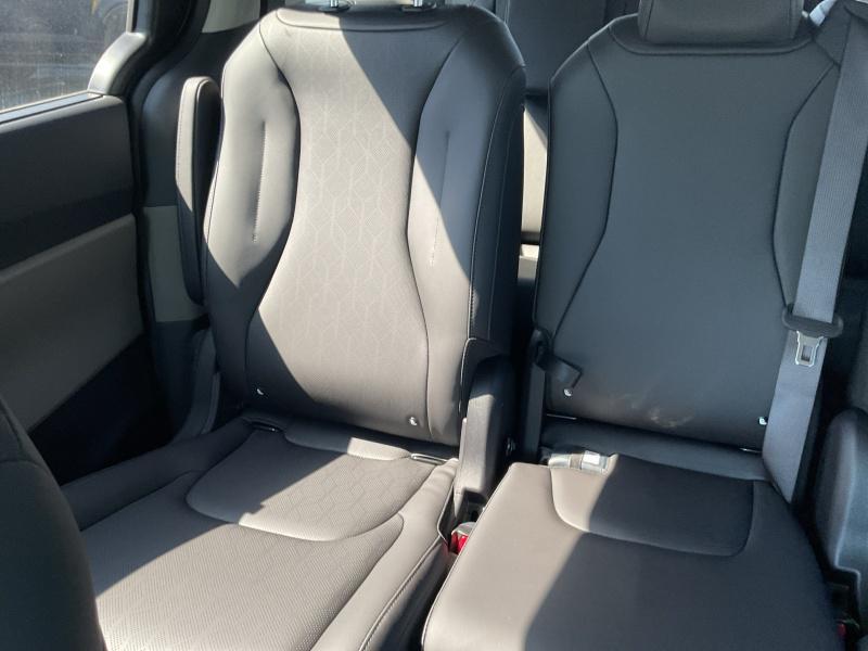 new 2026 Kia Carnival Hybrid car, priced at $45,519