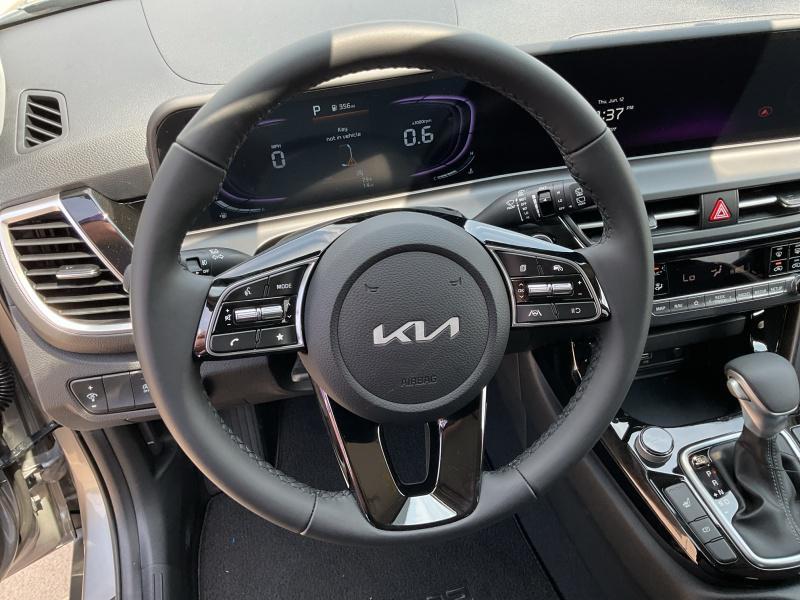 new 2025 Kia Seltos car, priced at $33,239