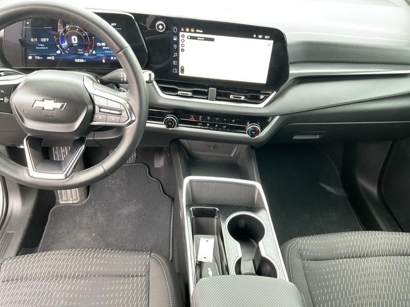 used 2025 Chevrolet Equinox car, priced at $28,911