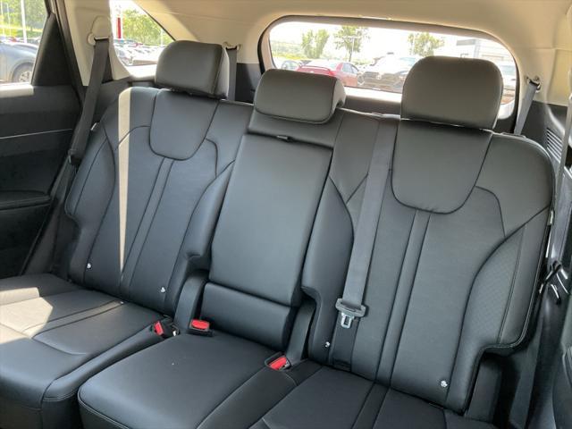 new 2025 Kia Sorento car, priced at $38,559