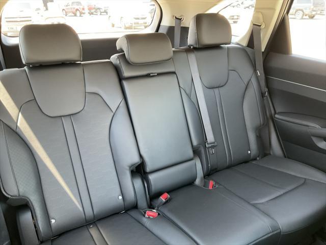 new 2025 Kia Sorento car, priced at $38,559