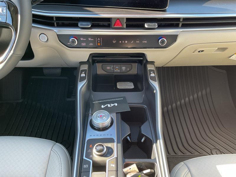 new 2026 Kia Sorento Hybrid car, priced at $43,174