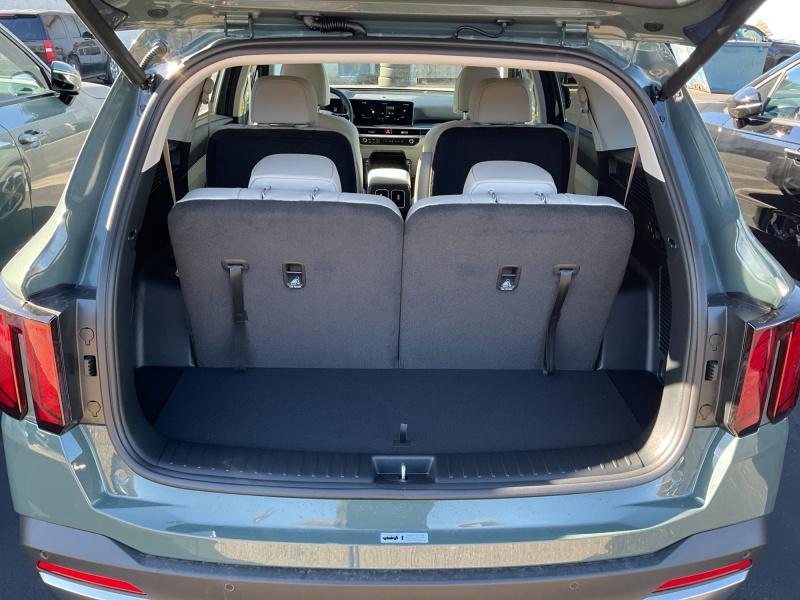 new 2026 Kia Sorento Hybrid car, priced at $43,174