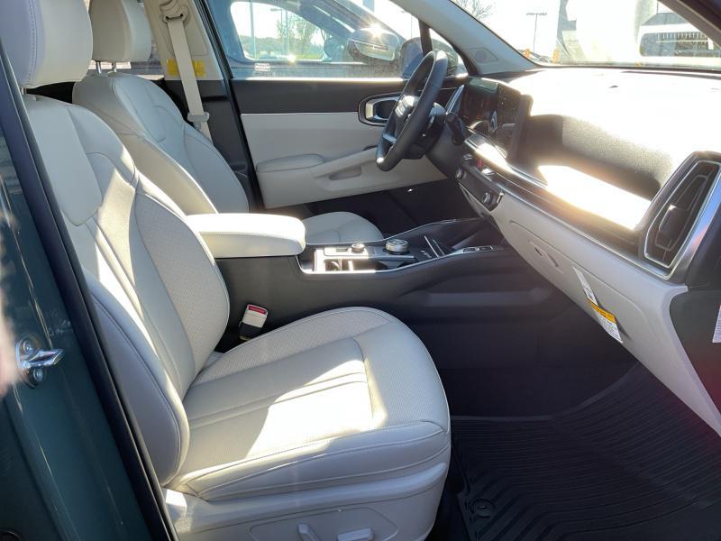 new 2026 Kia Sorento Hybrid car, priced at $43,174