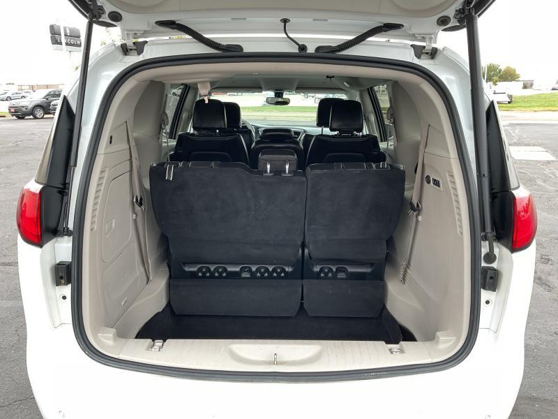 used 2020 Chrysler Pacifica car, priced at $19,995