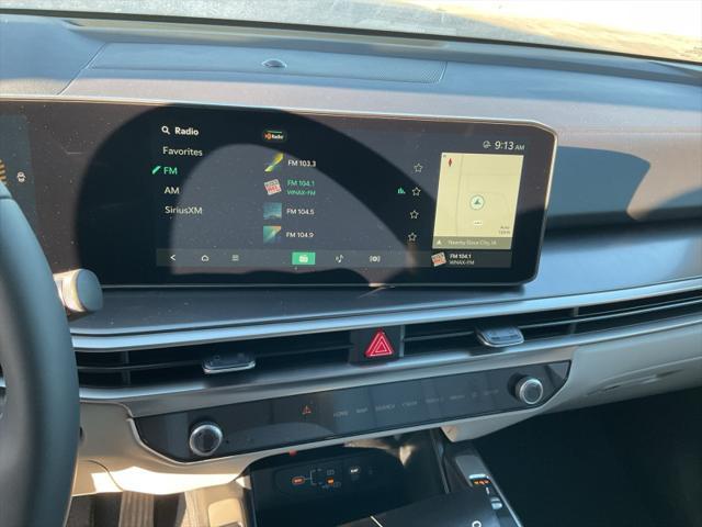new 2025 Kia Sorento car, priced at $39,069