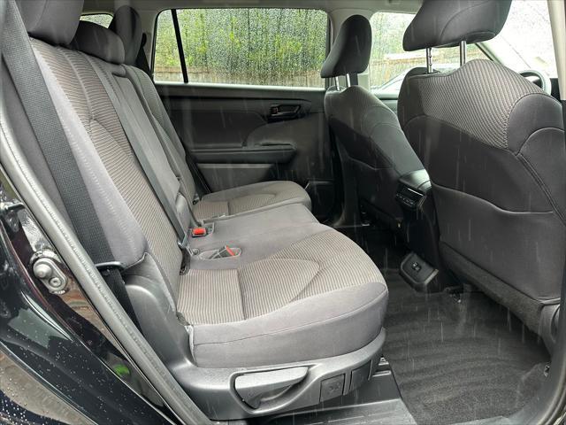 used 2022 Toyota Highlander car, priced at $30,988