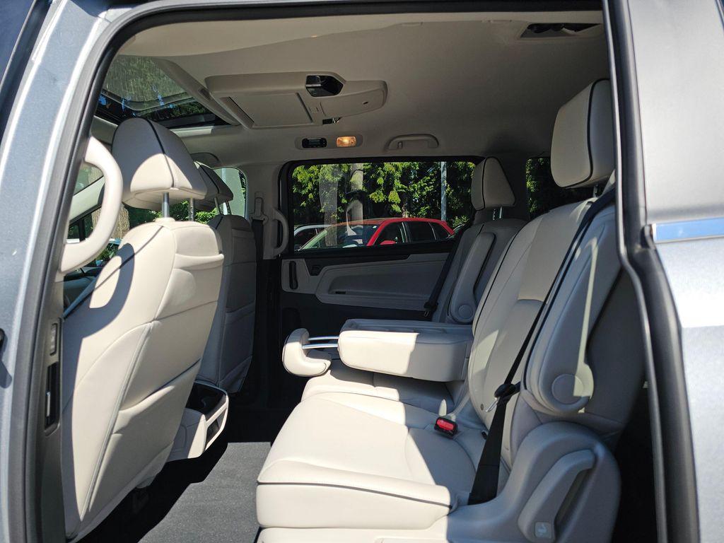new 2025 Honda Odyssey car, priced at $47,860
