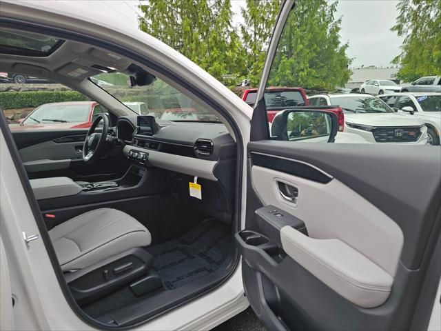 new 2025 Honda Pilot car, priced at $53,485