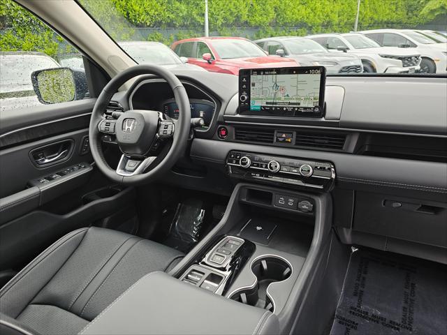 new 2025 Honda Pilot car, priced at $53,485