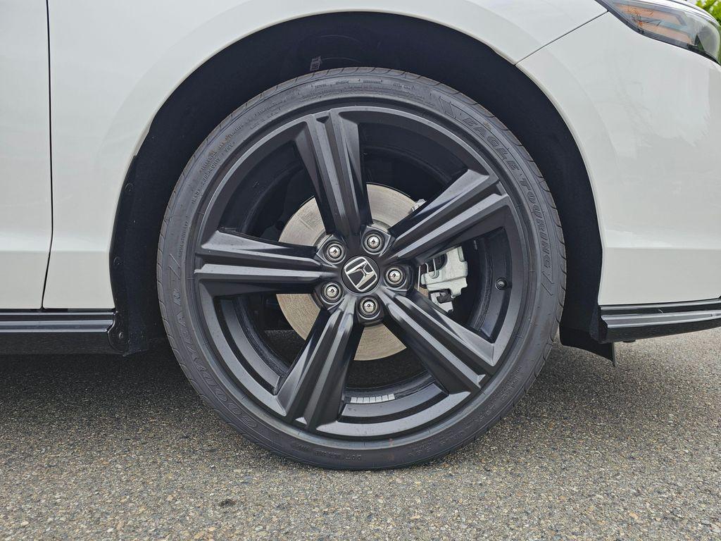 new 2025 Honda Accord Hybrid car, priced at $35,117