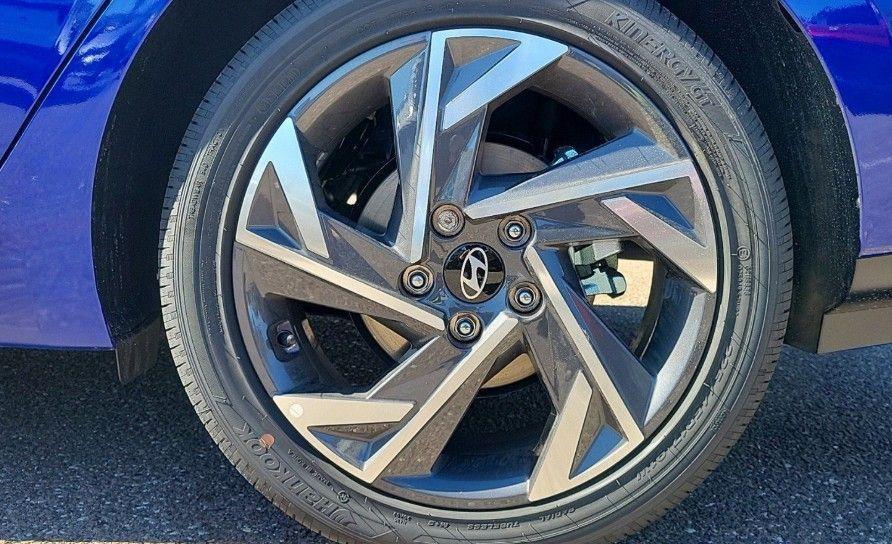 new 2025 Hyundai Elantra car, priced at $28,190