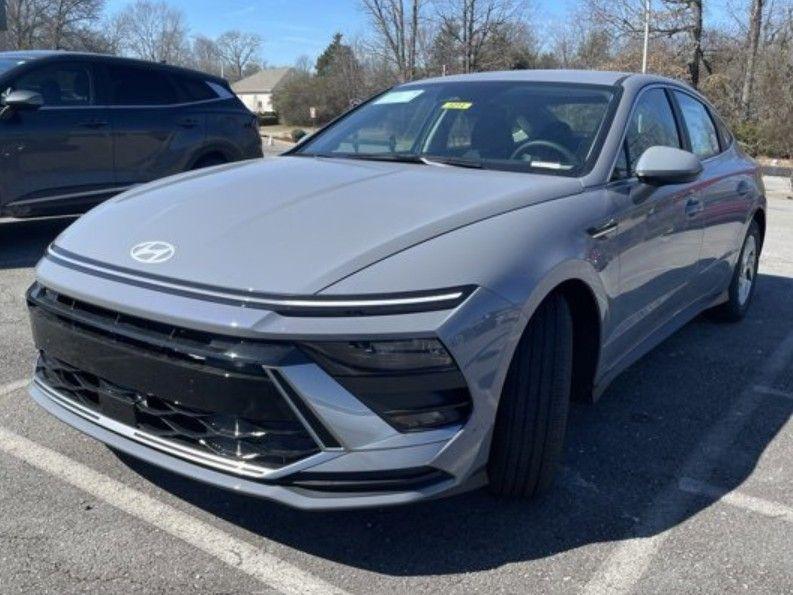 new 2025 Hyundai Sonata car, priced at $27,110