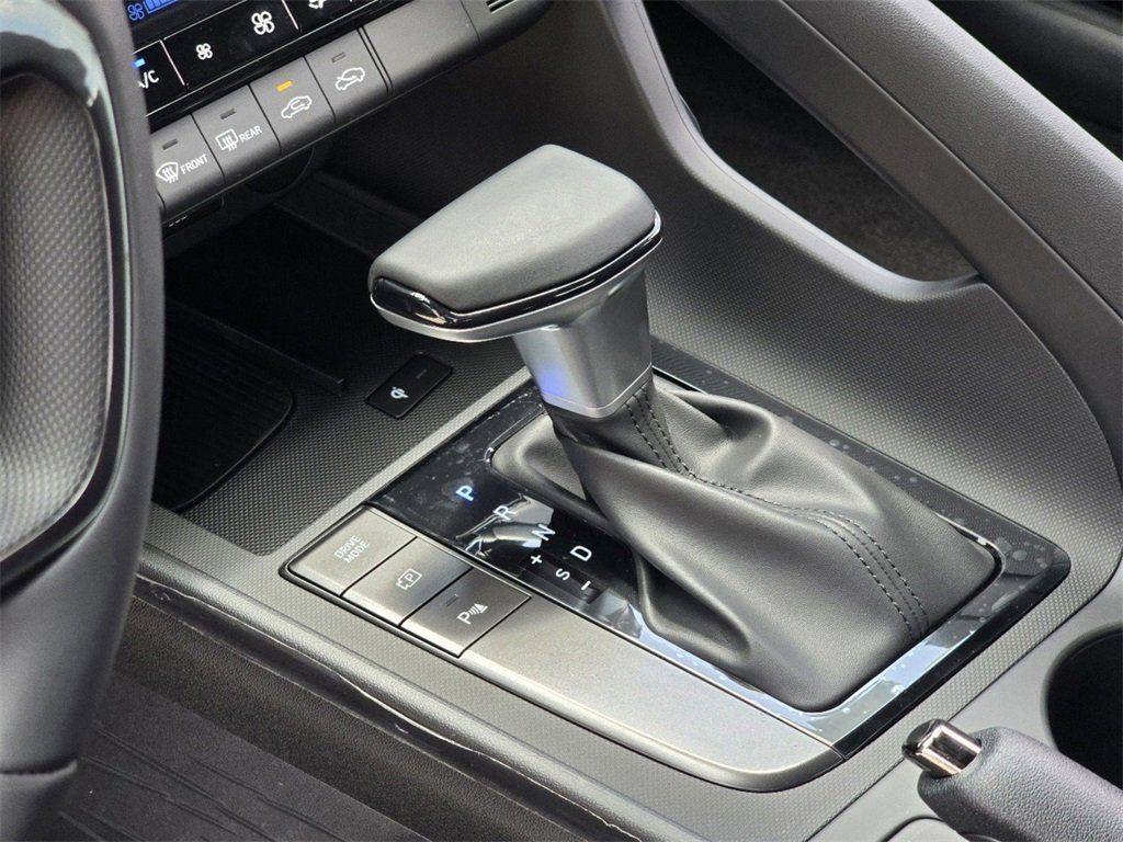 new 2025 Hyundai Elantra car, priced at $25,814