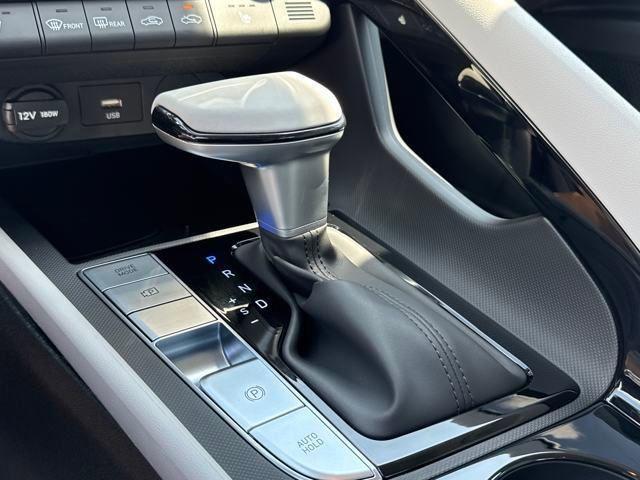 new 2025 Hyundai Elantra car, priced at $29,929