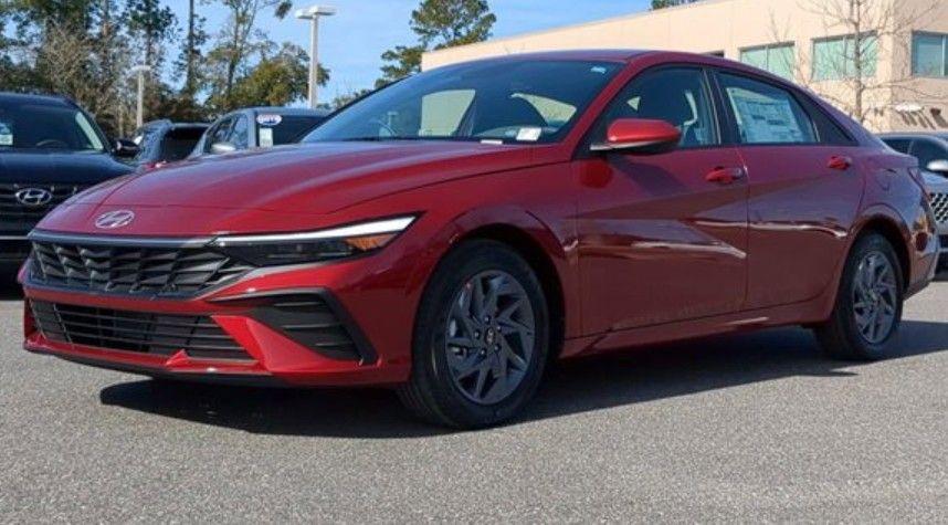 new 2025 Hyundai Elantra car, priced at $26,314